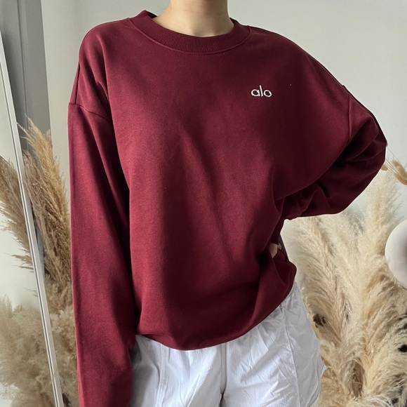 ALO Yoga Tops - NWT Alo Yoga Cranberry Crewneck Pullover Sweater Size S